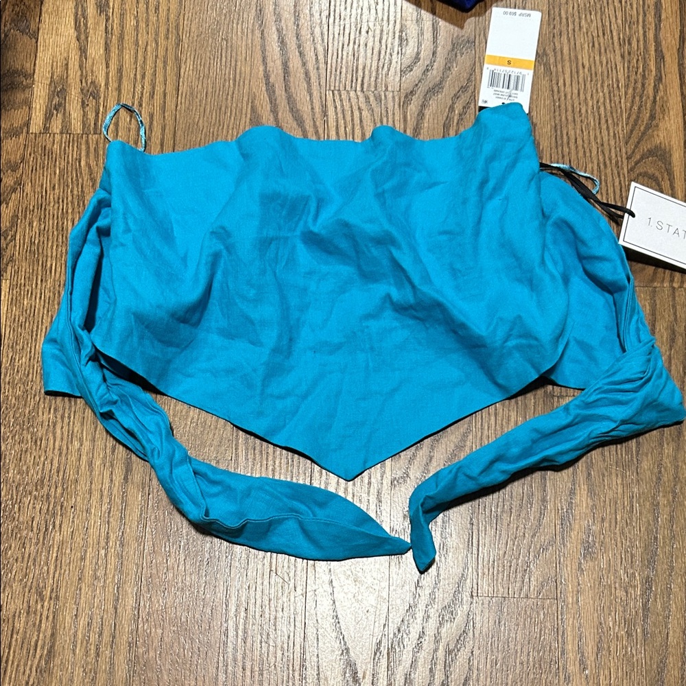 1.STATE Bandana Top